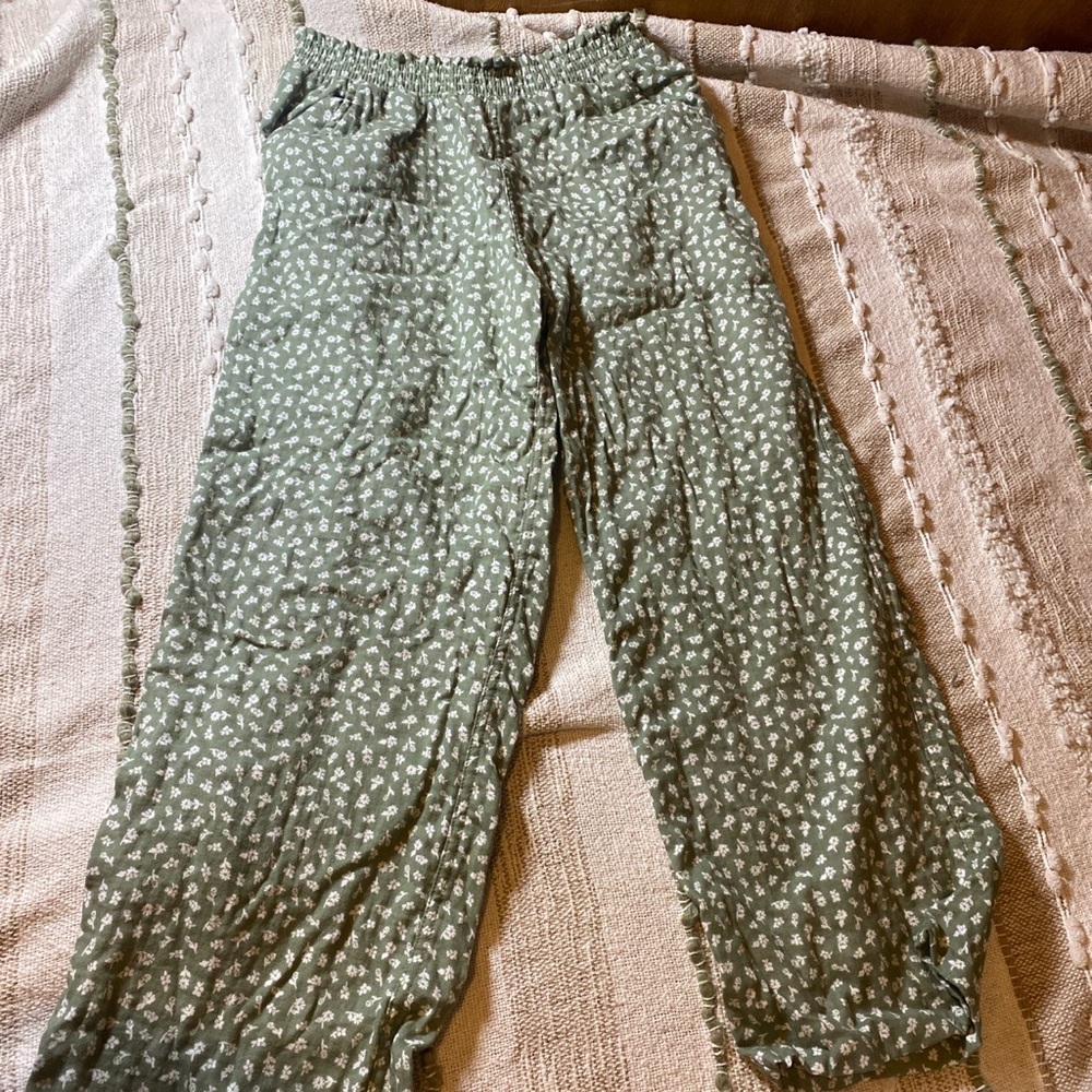CAT&JACK floral flow straight leg pants!!